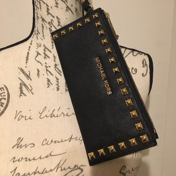 Michael Kors Handbags - FINAL SALE ⚡️Michael Kors Studded Clutch Wristlet